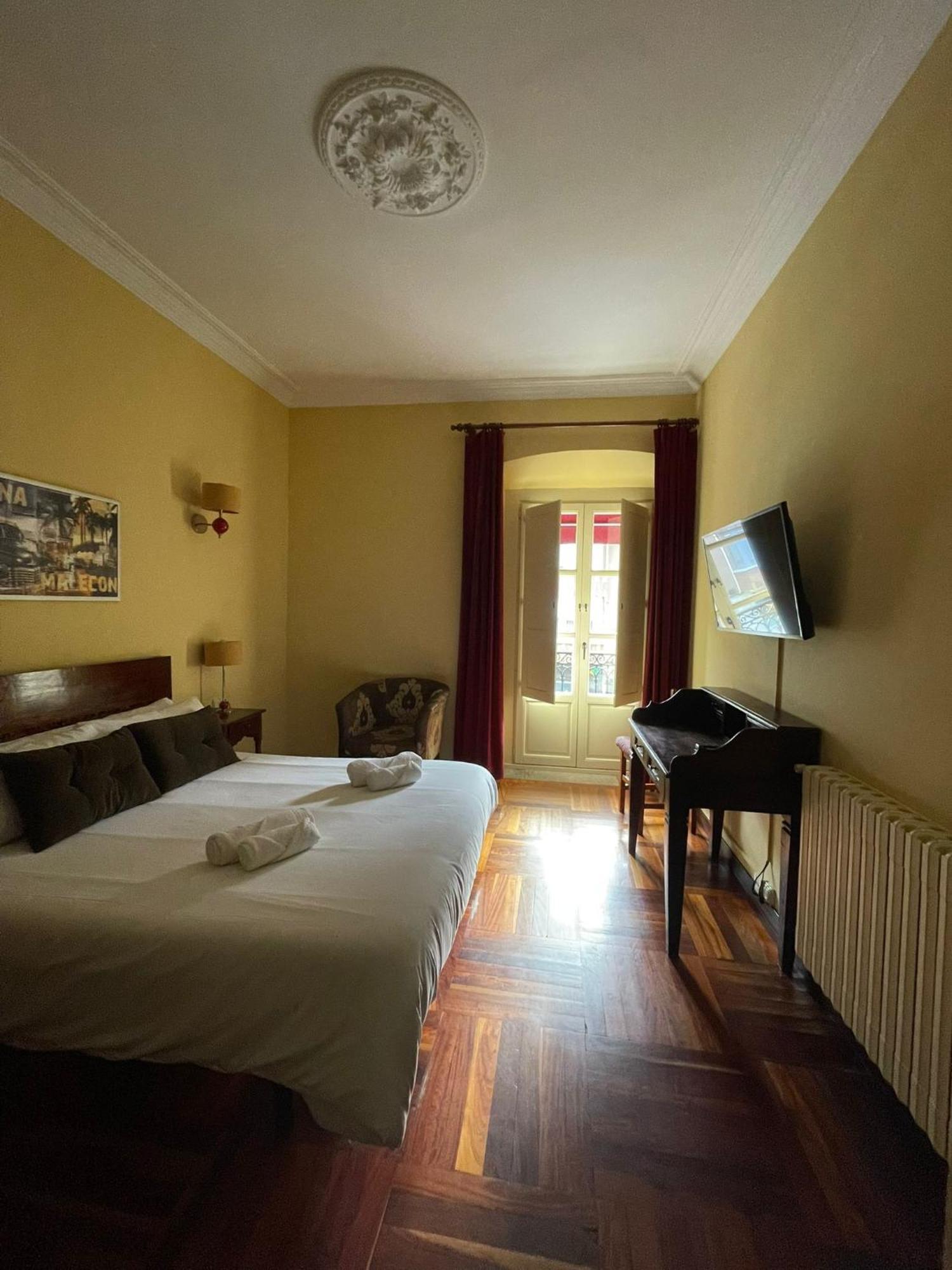 Hostal Esmeralda Comillas Zewnętrze zdjęcie