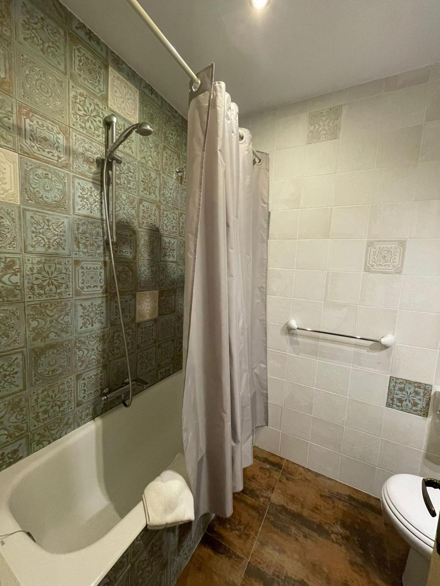 Hostal Esmeralda Comillas Zewnętrze zdjęcie